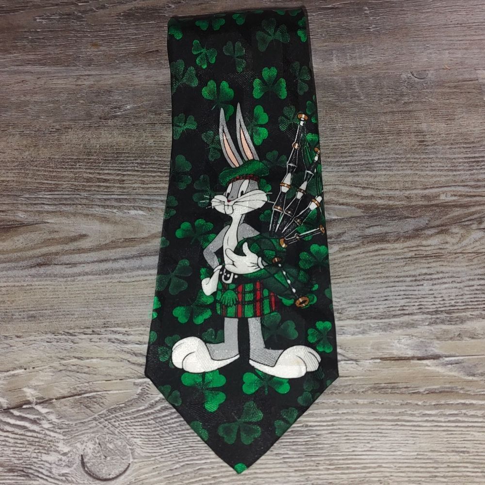 Looney Tune Mania Bugs Bunny St Patricks Shamrock  Silk Tie NWOT